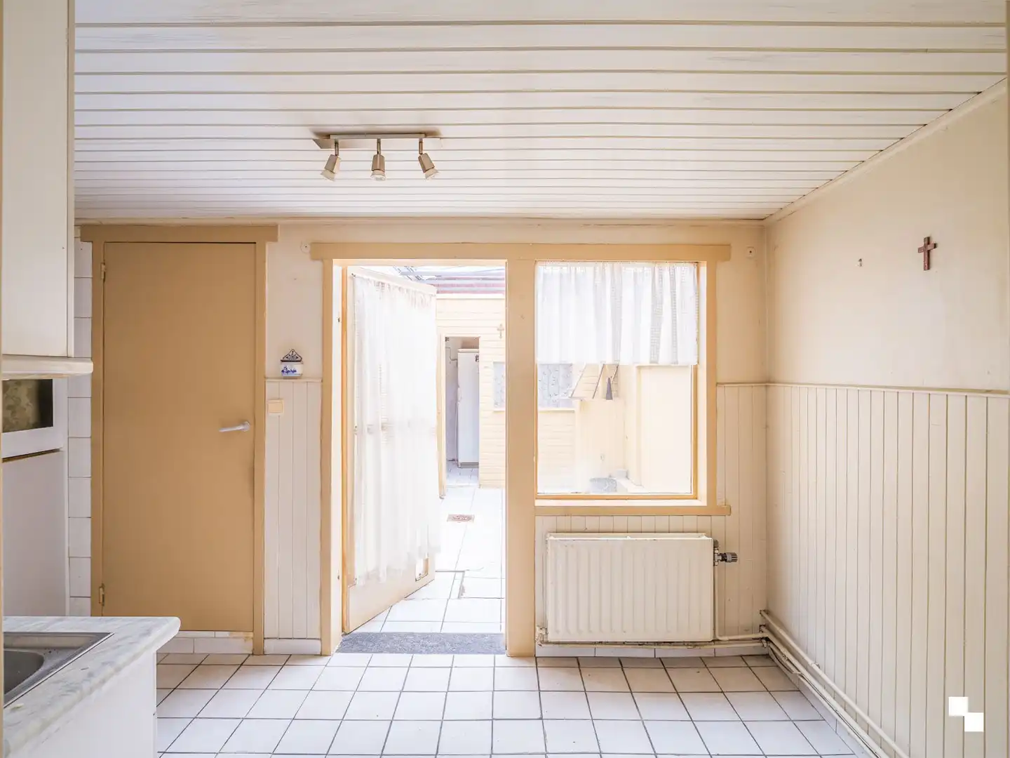 Te renoveren rijwoning met vier slaapkamers te Ledeberg foto 6