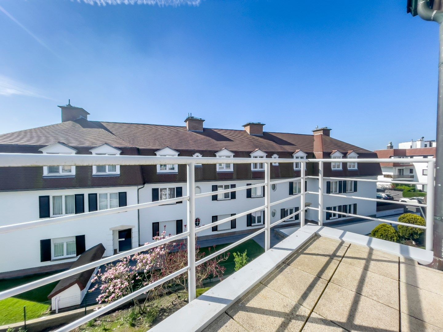 Duplex appartement in een villa-residentie te Albertstrand. Inclusief garage. foto 5