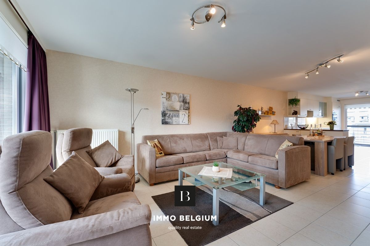 Ruim appartement te koop met 2 slaapkamers foto 4
