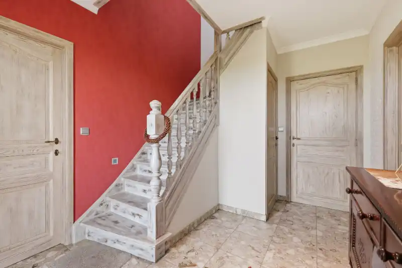 Villa met loods foto 8