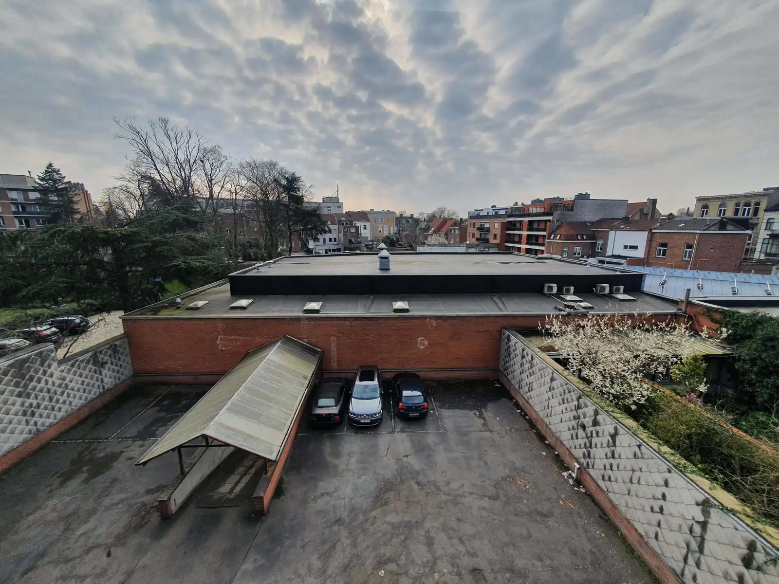 Zeer centraal gelegen standplaats te huur foto {{pictureIndex}}