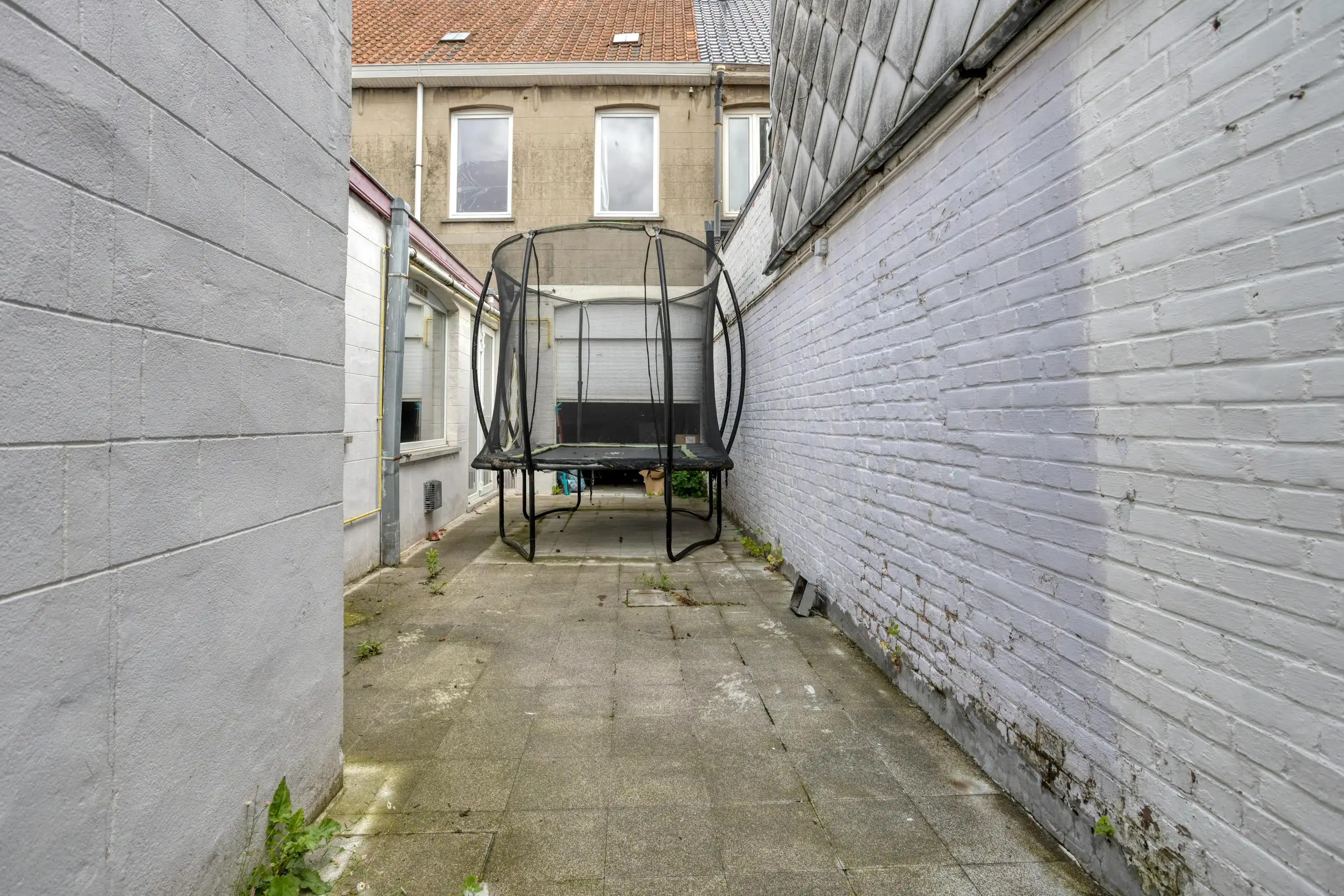 Een ruim huis vol potentieel te koop in Izegem foto 5