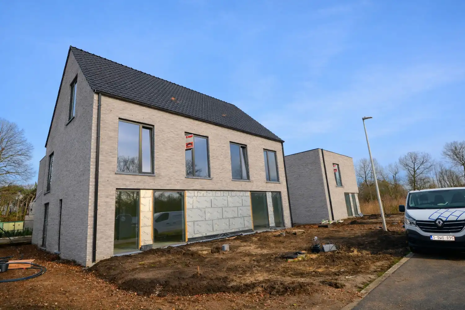 NIEUWBOUWPROJECT MET 7 ENERGIEZUINIGE WONINGEN! foto {{pictureIndex}}