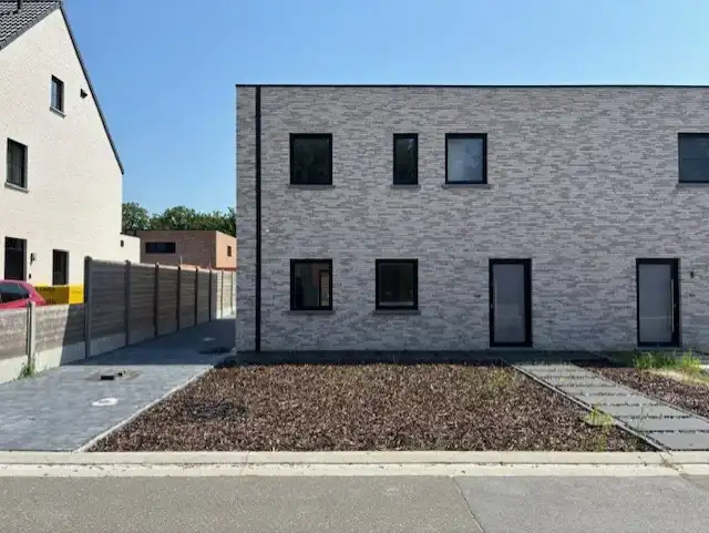 Ruime energieneutrale woning nabij centrum Leopoldsburg foto 2
