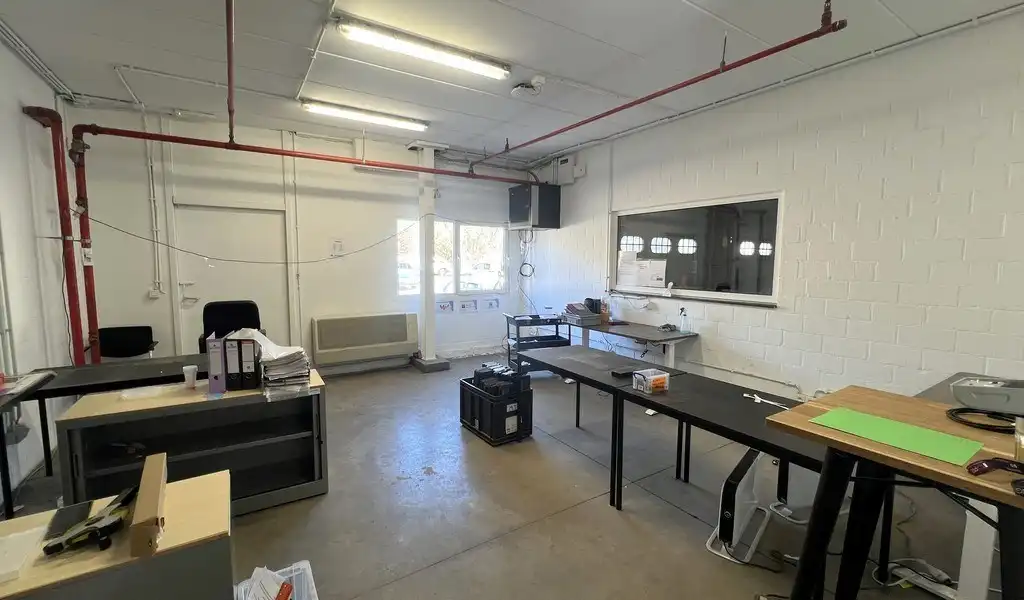 Loods te huur in industriepark-Noord te Sint-Niklaas foto 8