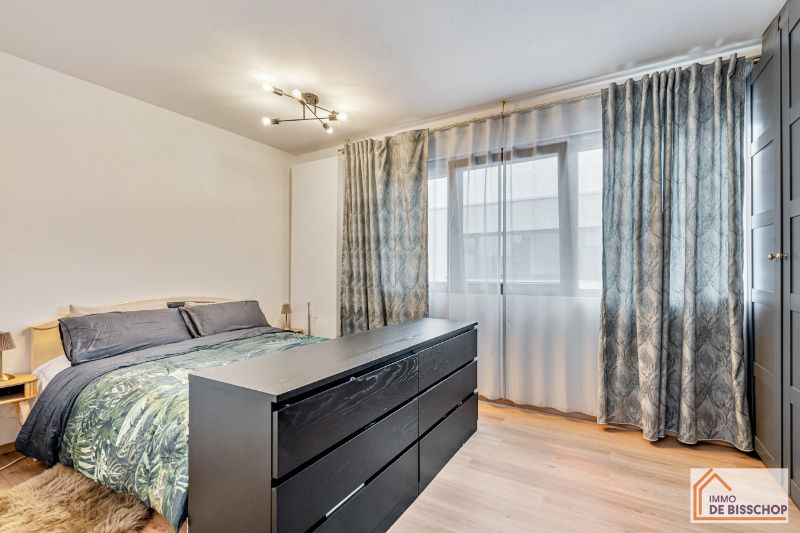 Recente, instapklare woning met groot terras en garage foto 7