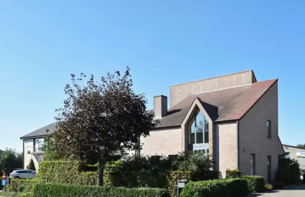Ruime woning nabij het centrum van Waarschoot foto {{pictureIndex}}