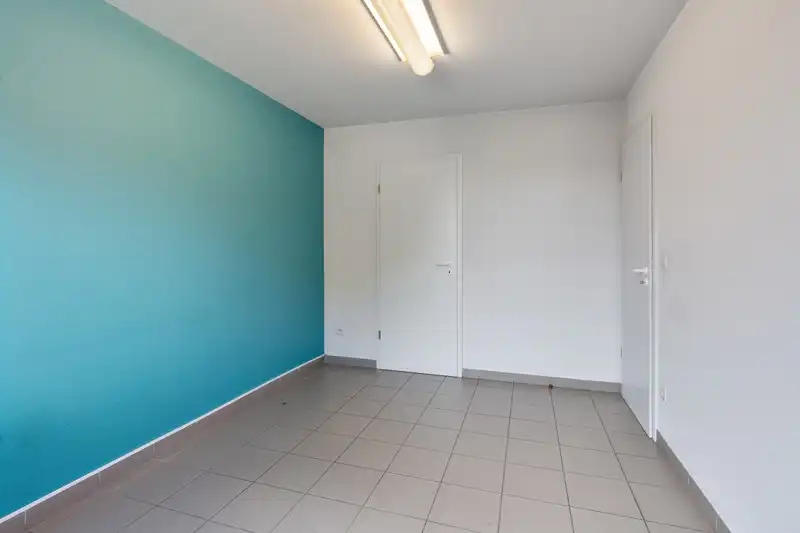 Zeer rustig gelegen gelijkvloers appartement met 3 slaapkamers, tuin en garage foto 16