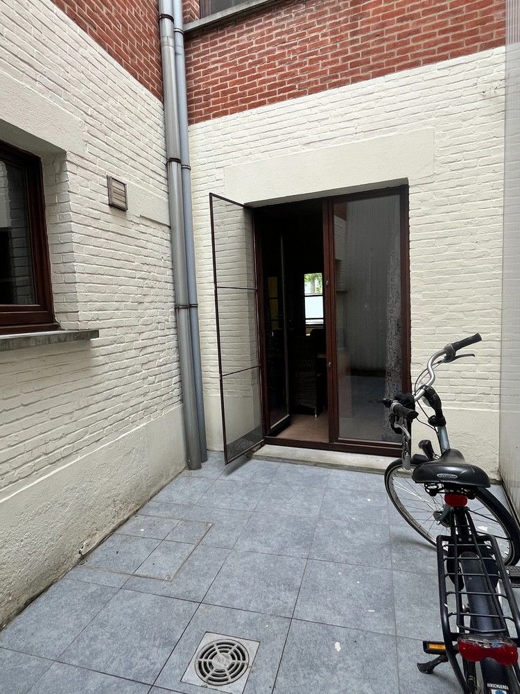 Kleinschalig opbrengsteigendom met 3 ruime appartementen op toplocatie foto 31