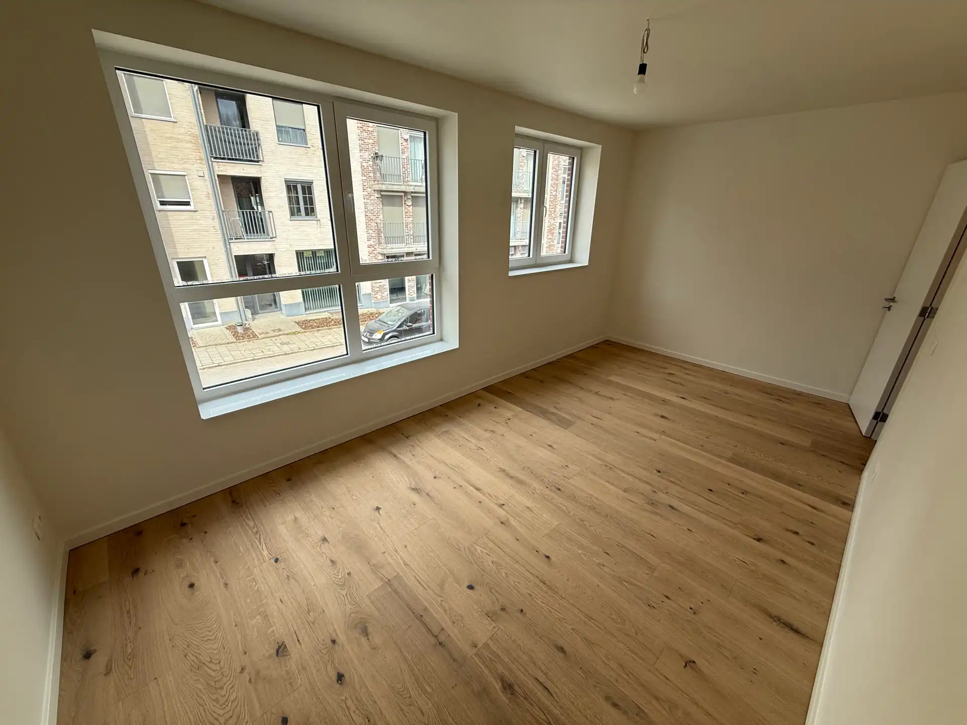 Nieuwbouwwoning met 3 slaapkamers, tuin en carport foto 9