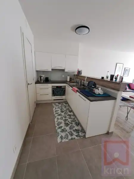 Recent 2 slaapkamer appartement met autostpl en kelderberging foto 8