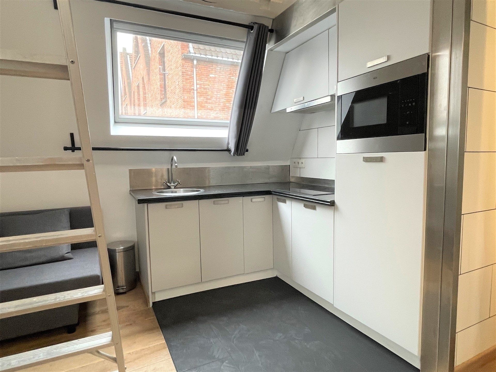 Gemeubeld appartement aan de Grote Markt, Antwerpen! foto 6