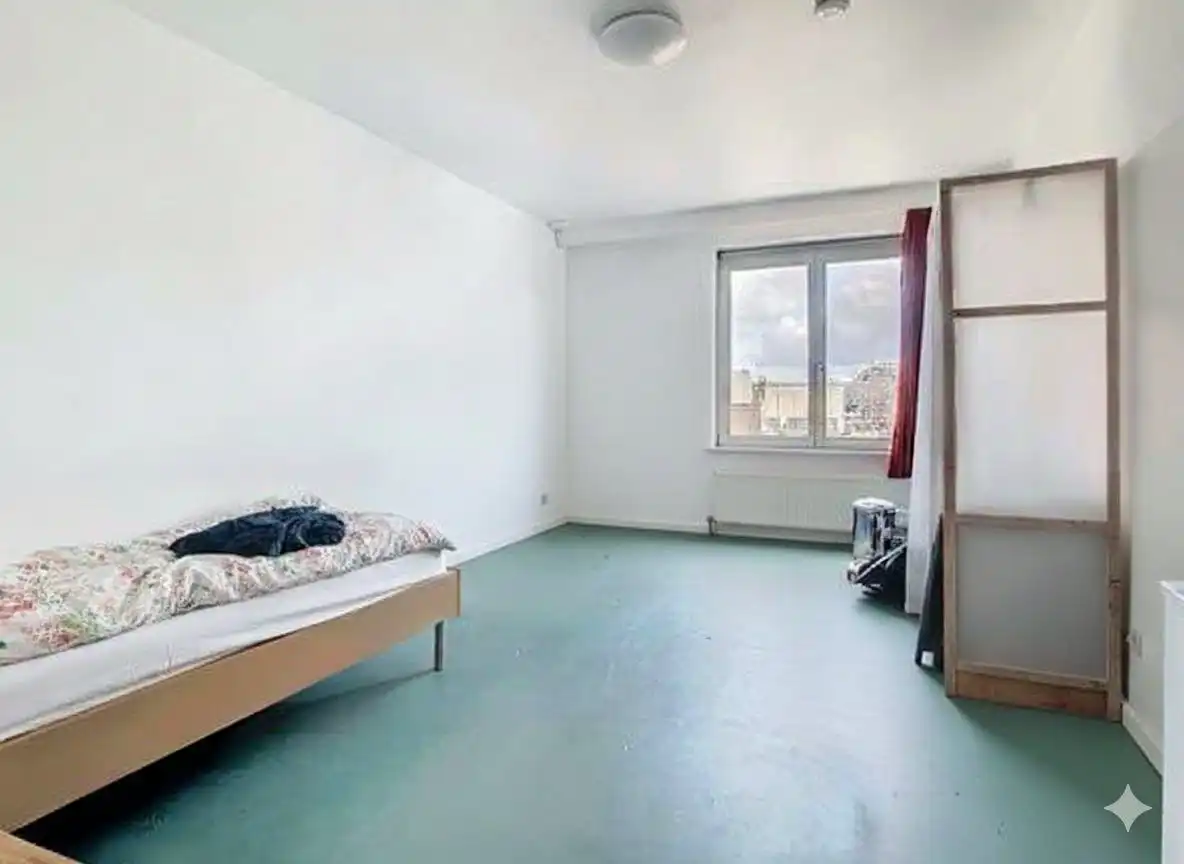 Studentenkamer te koop op toplocatie in studentenbuurt Antwerpen foto {{pictureIndex}}