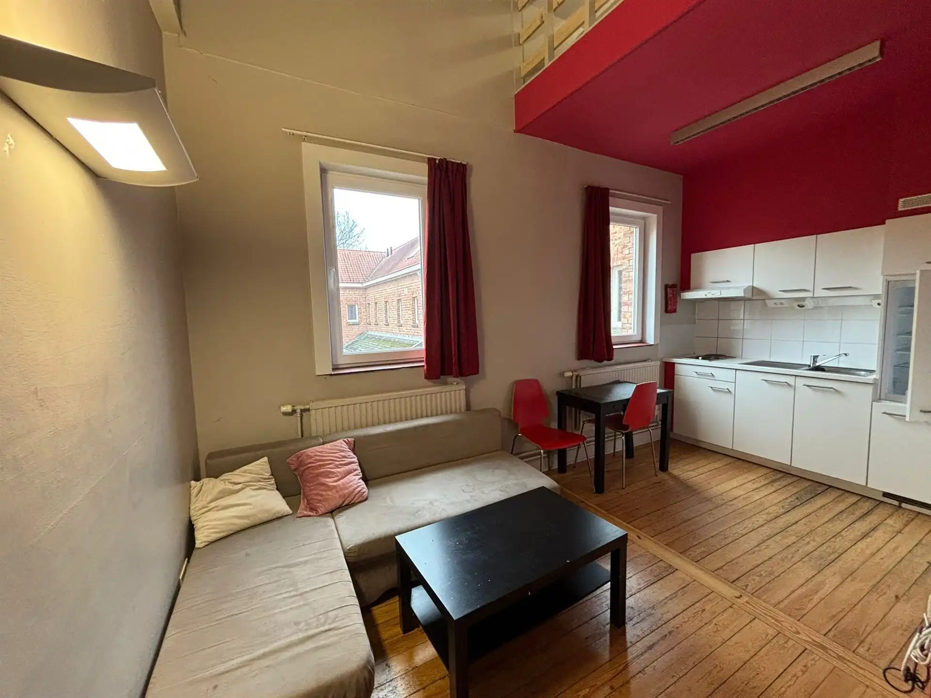 Studio in een sociaal project voor 18- tot 30-jarigen die perfect Nederlandstalig zijn foto {{pictureIndex}}