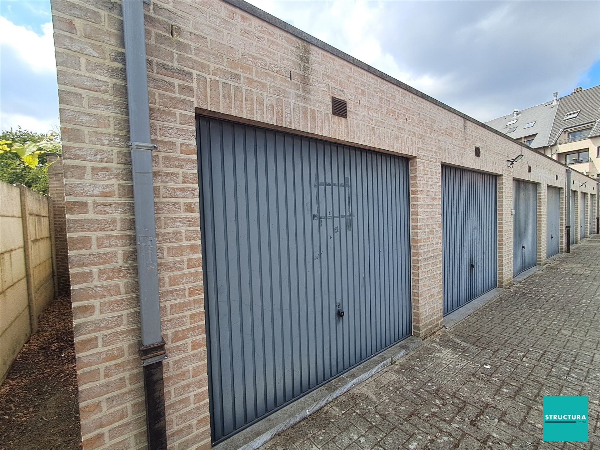 Garagebox nabij het centrum en station van Merchtem foto 4