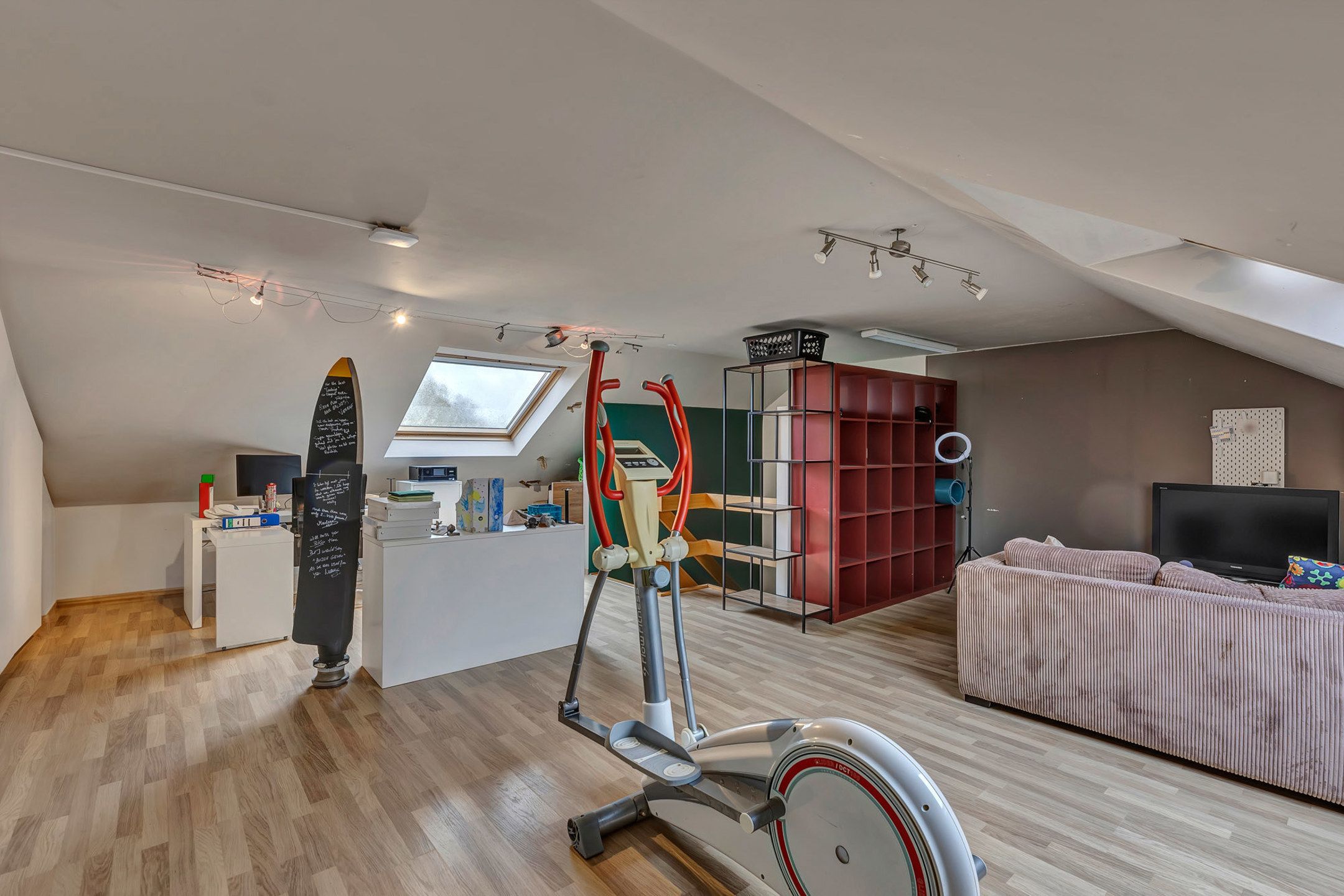 Ruime, instapklare HOB met 4 slpks, garage en tuin foto 19