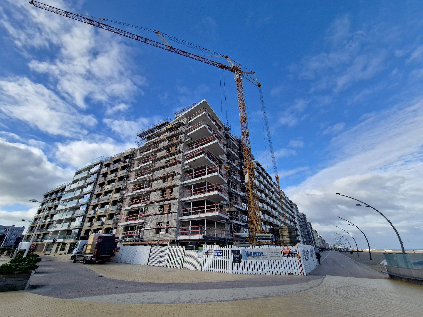 Handelsruimte op de Zeedijk te De Panne foto 3