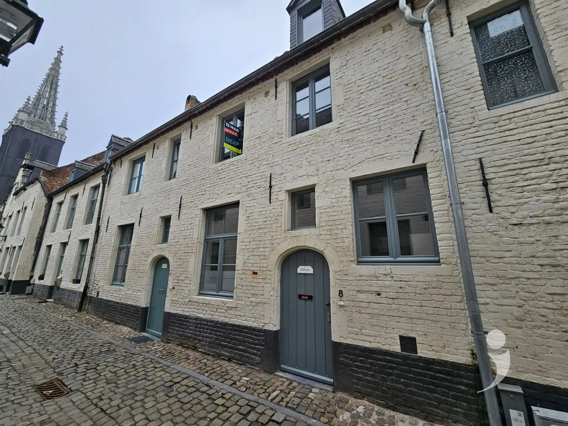 Gerenoveerd huis met historisch karakter foto {{pictureIndex}}