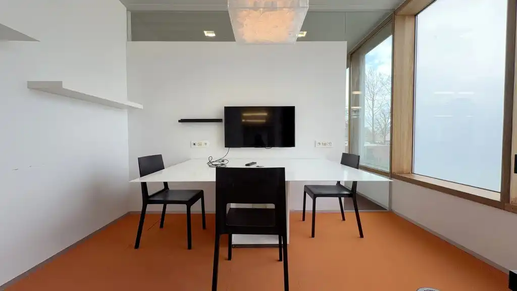 Modern kantoorgebouw te huur nabij oprit R4 in Gent foto 6