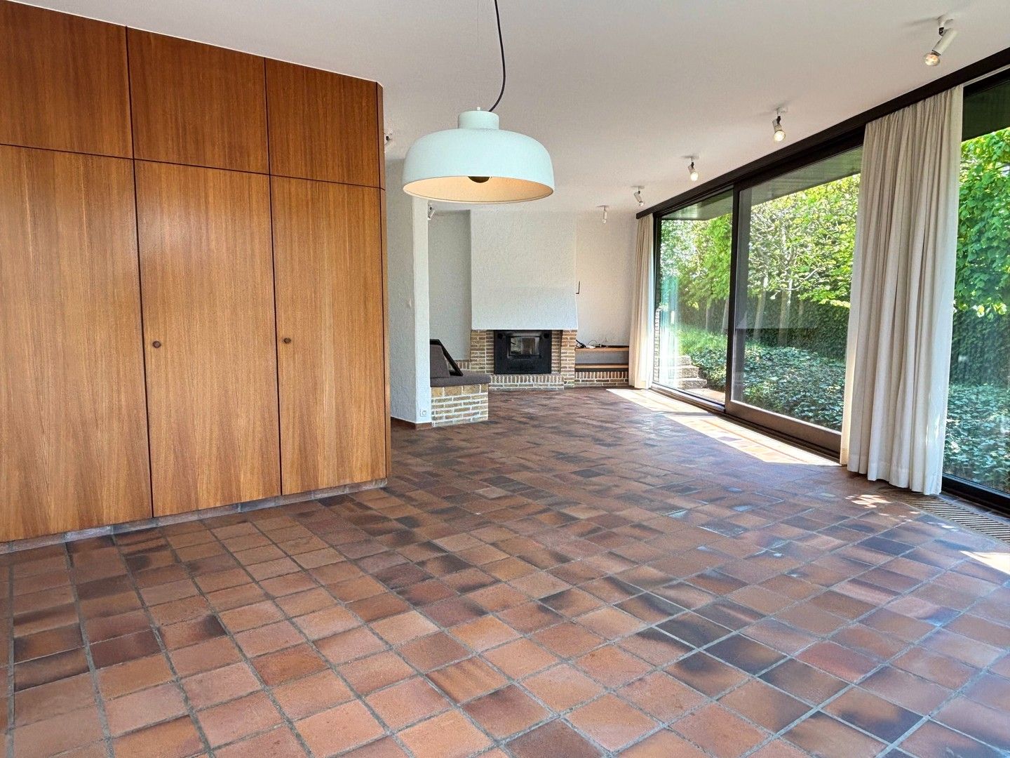 Bijzondere modernistische Villa te huur residentieel gelegen foto 3
