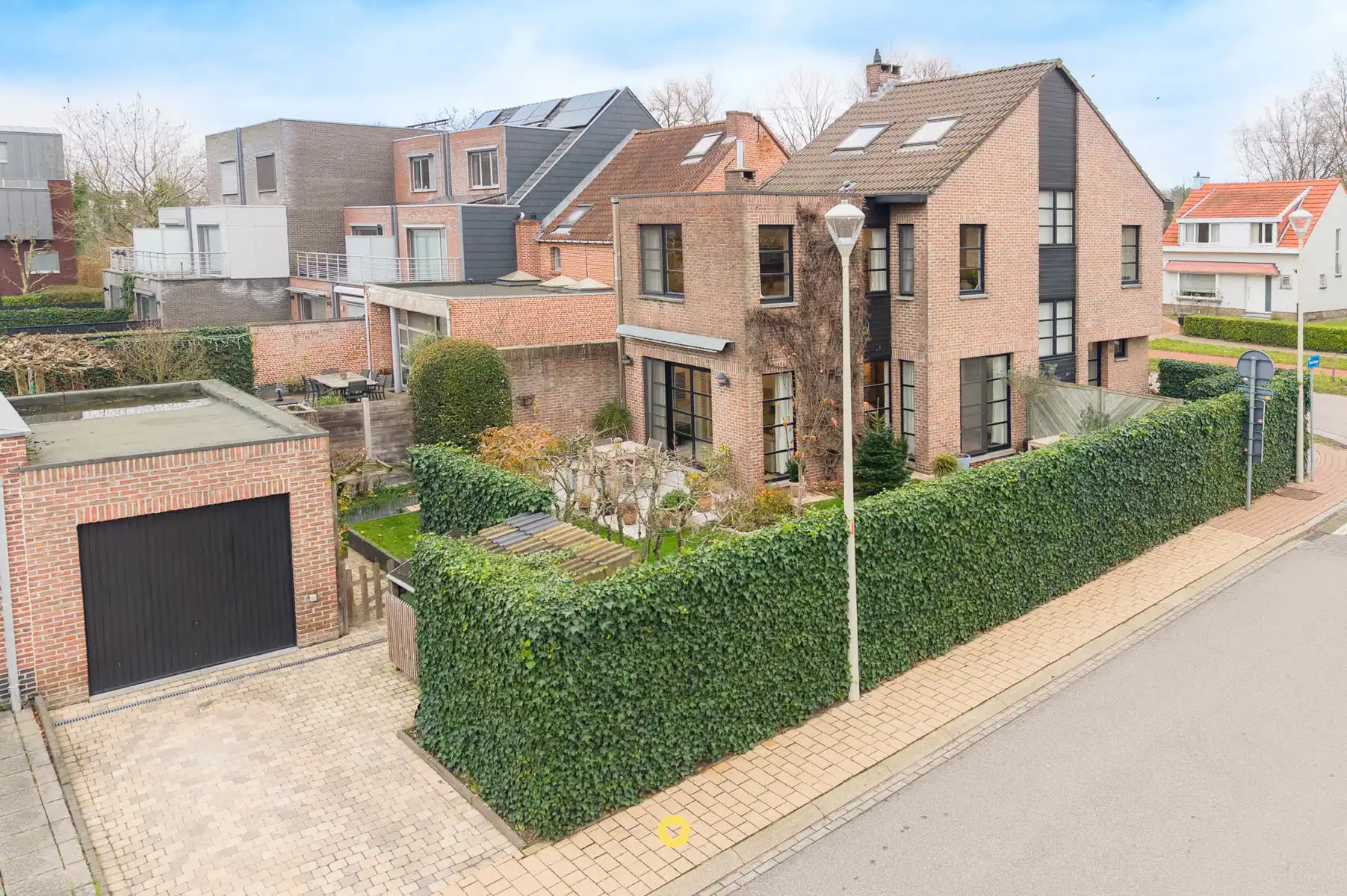 Instapklare & ruime HOB met 4 SLK's, garage en ZW tuin foto 4