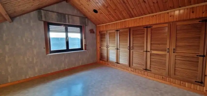 Ruime BUNGALOW open bebouwing,  met 2 slaapkamers, grote zolder, mooie tuin en aparte garage op 9 are 97 ca. foto 45