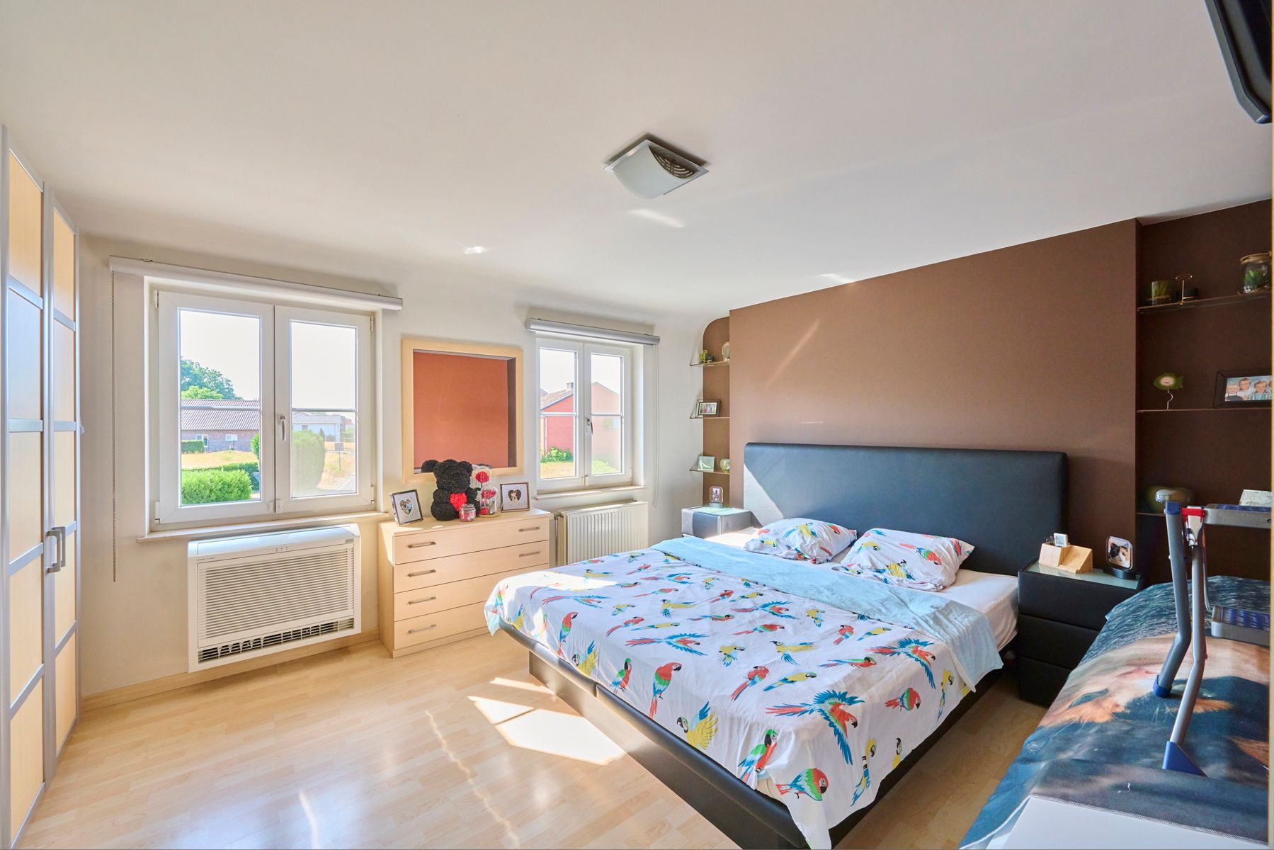 Exclusieve woning met handelzaak,appartement, zwembad en lift. foto 31