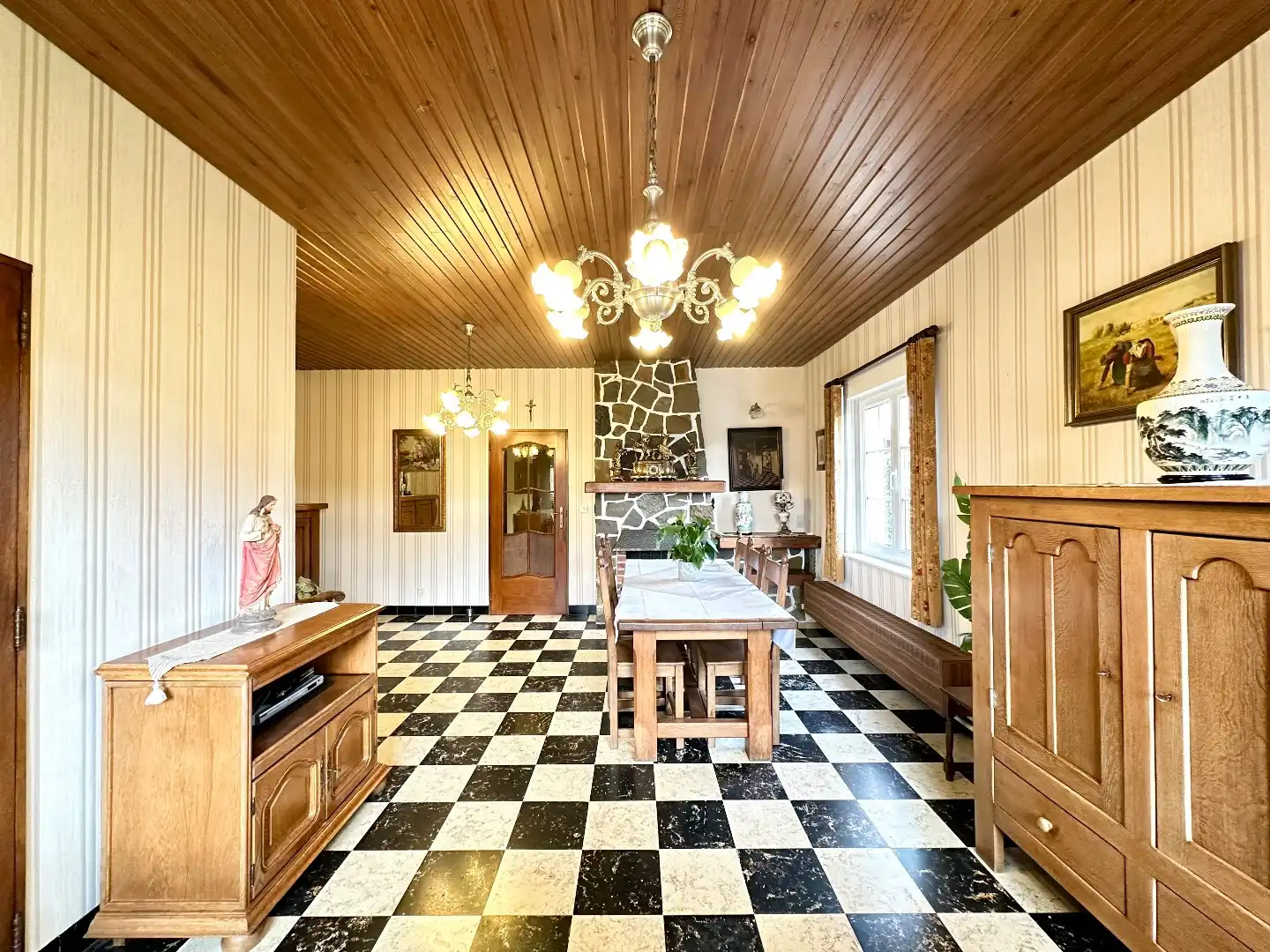 Ruime gezinswoning met prachtige tuin nabij centrum Tongeren foto 3