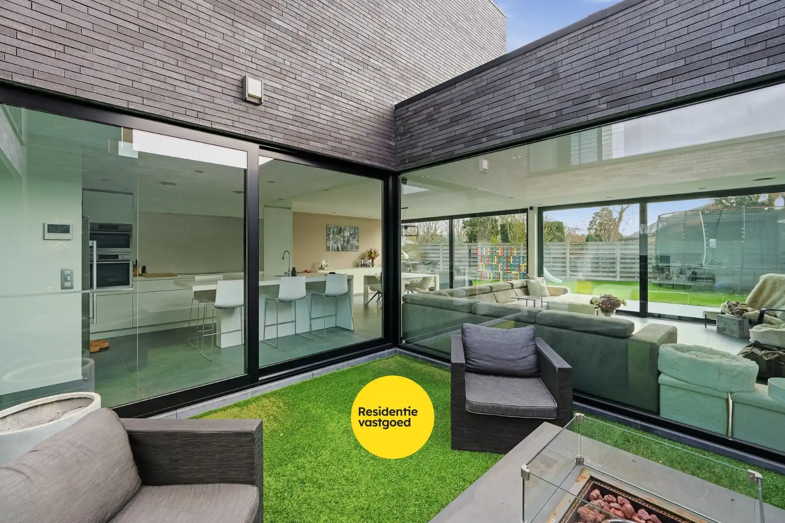 Ruime lichtrijke nieuwbouwvilla in centrum Oudenburg foto 11