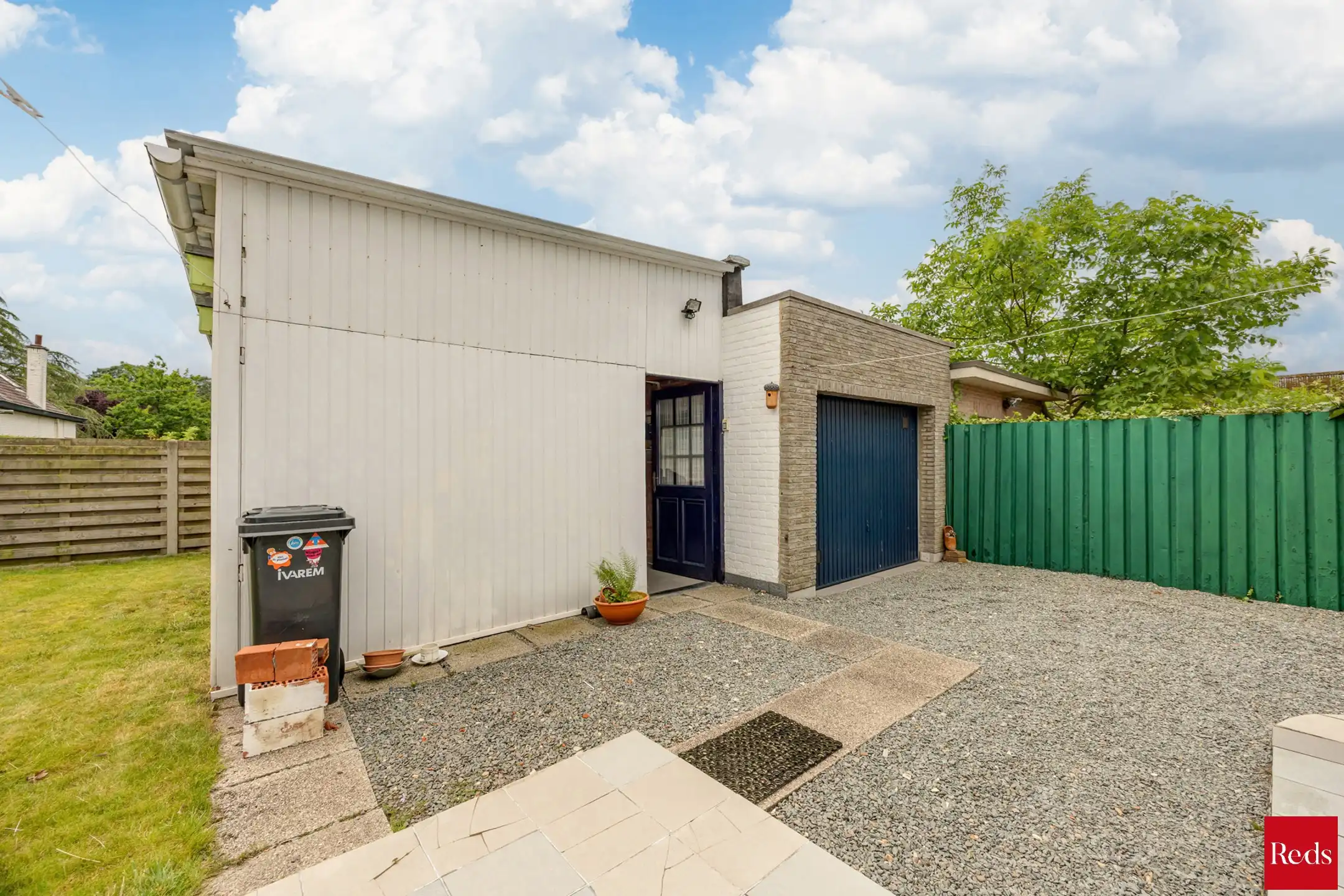  Halfopen bebouwing met tuin en garage foto 15