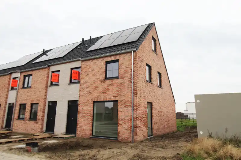 Energiezuinige halfopen woning in Meulebeke foto 2