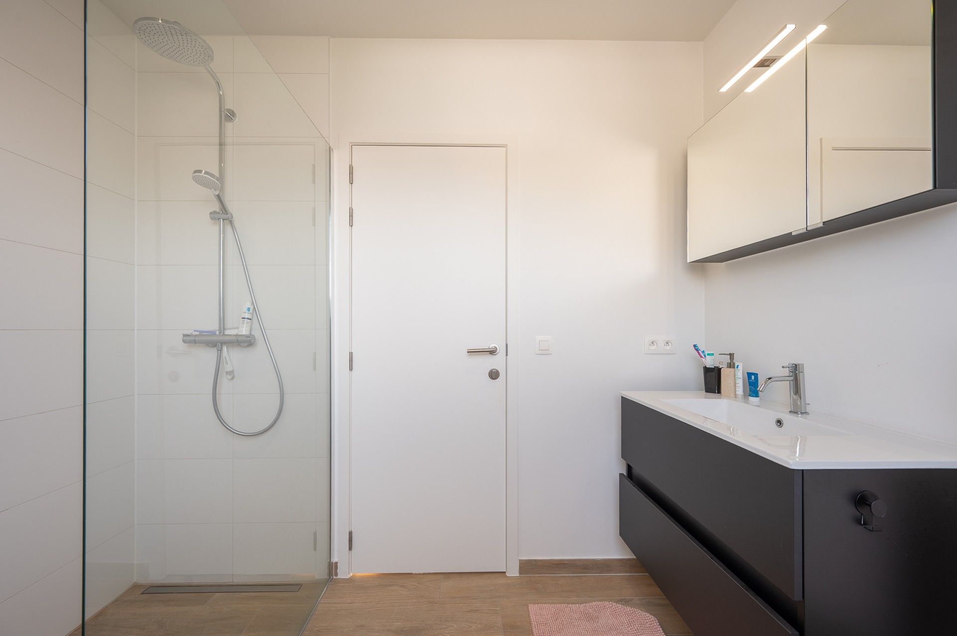 Ongemeubeld: nieuw duplexappartement in het centrum! foto 17