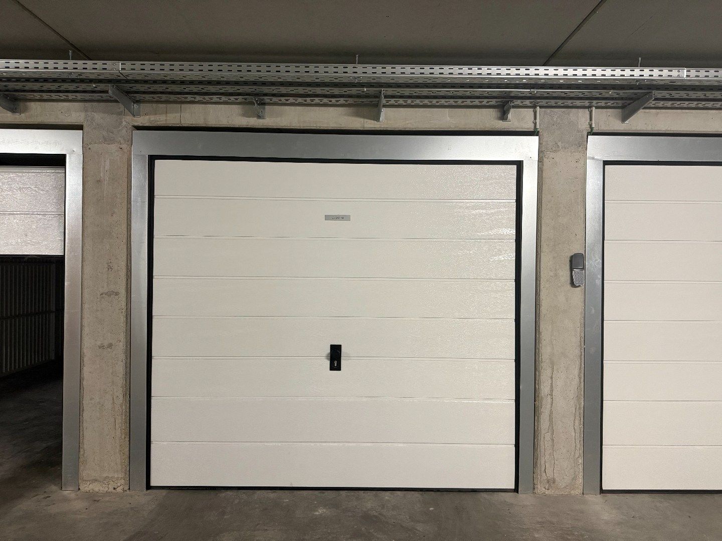 GARAGEBOX VLAKBIJ ZEEDIJK  foto 5
