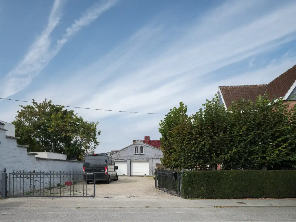 Sint-Amandsberg. Op te frissen directeurswoning met bijhorend magazijn en afzonderlijke loft op een boogscheut van het centrum van Gent. foto 2