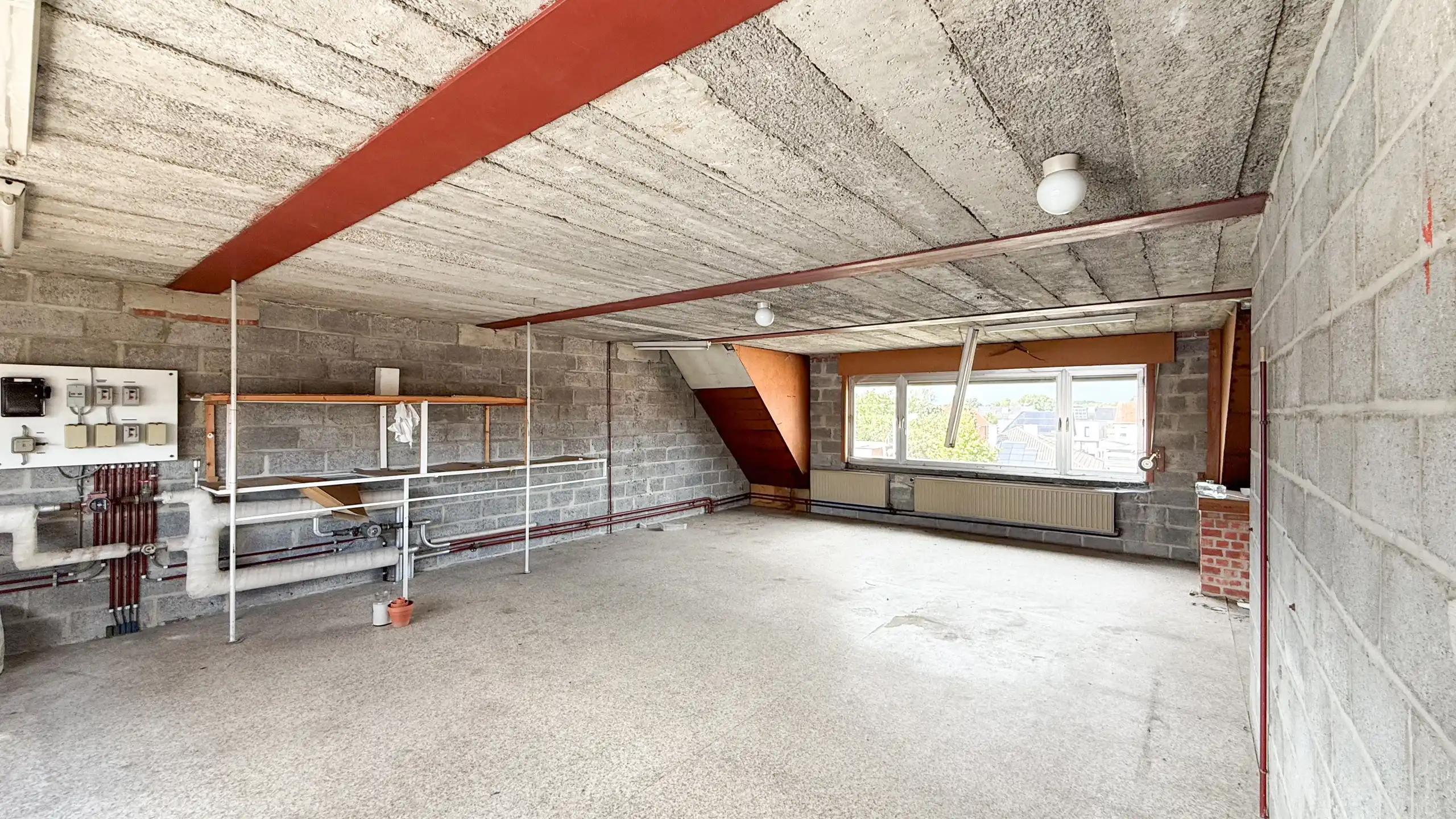 Ruwbouw woning om af te werken met opslagruimte in Heusden! foto 22