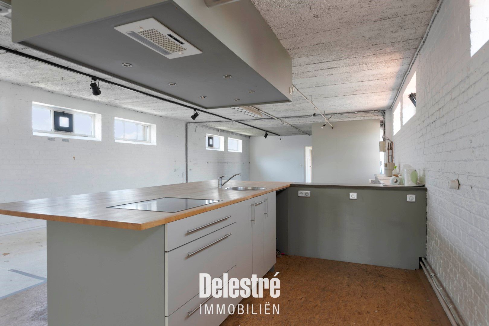 ** IN OPTIE ** LOFTVIBES 750 M2 LEO DE BETHUNELAAN.  foto 18