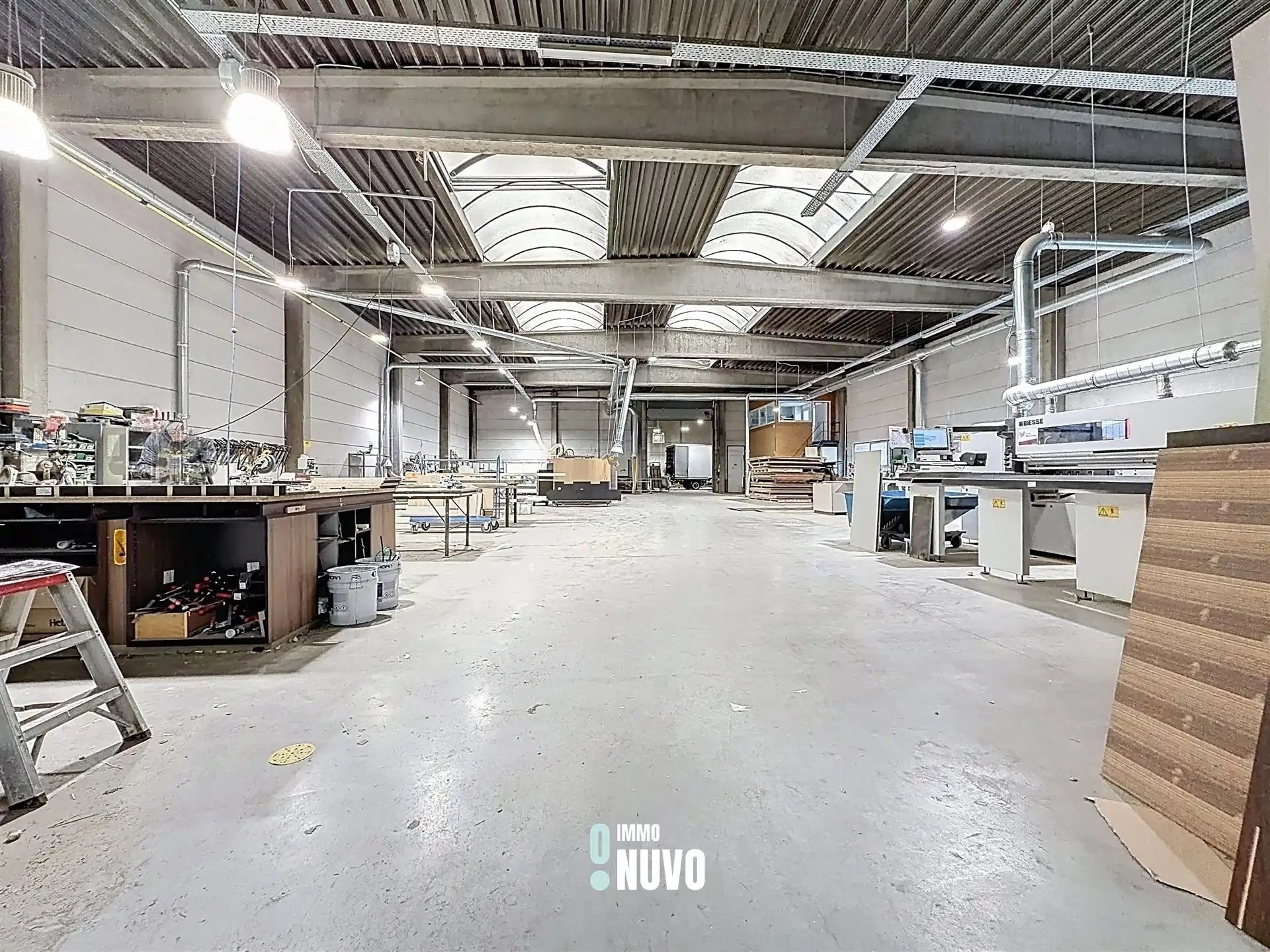 Magazijnen + Kantoren + Showroom foto 7