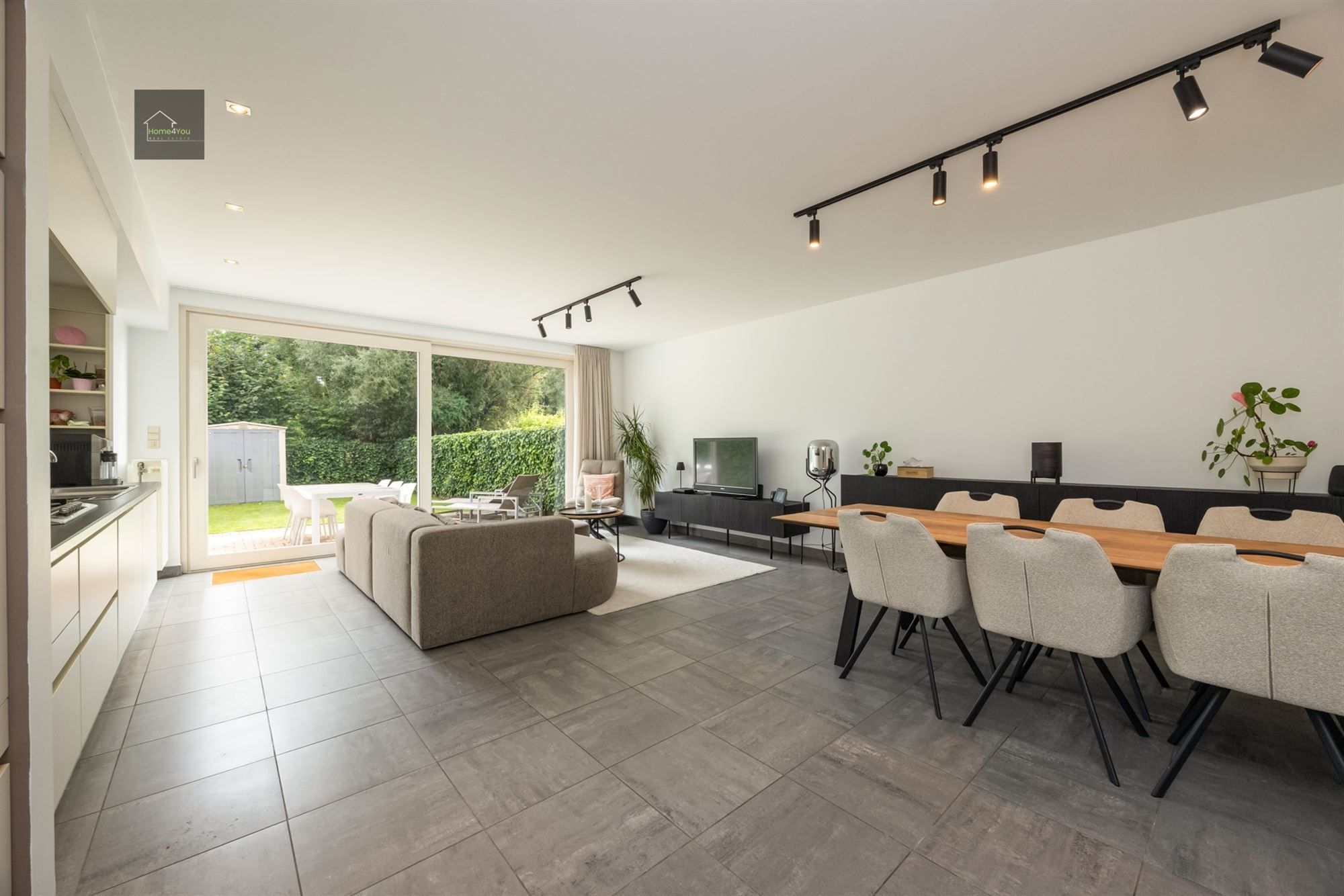 Instapklare gezinswoning met 4 slaapkamers en zuid tuin foto 4
