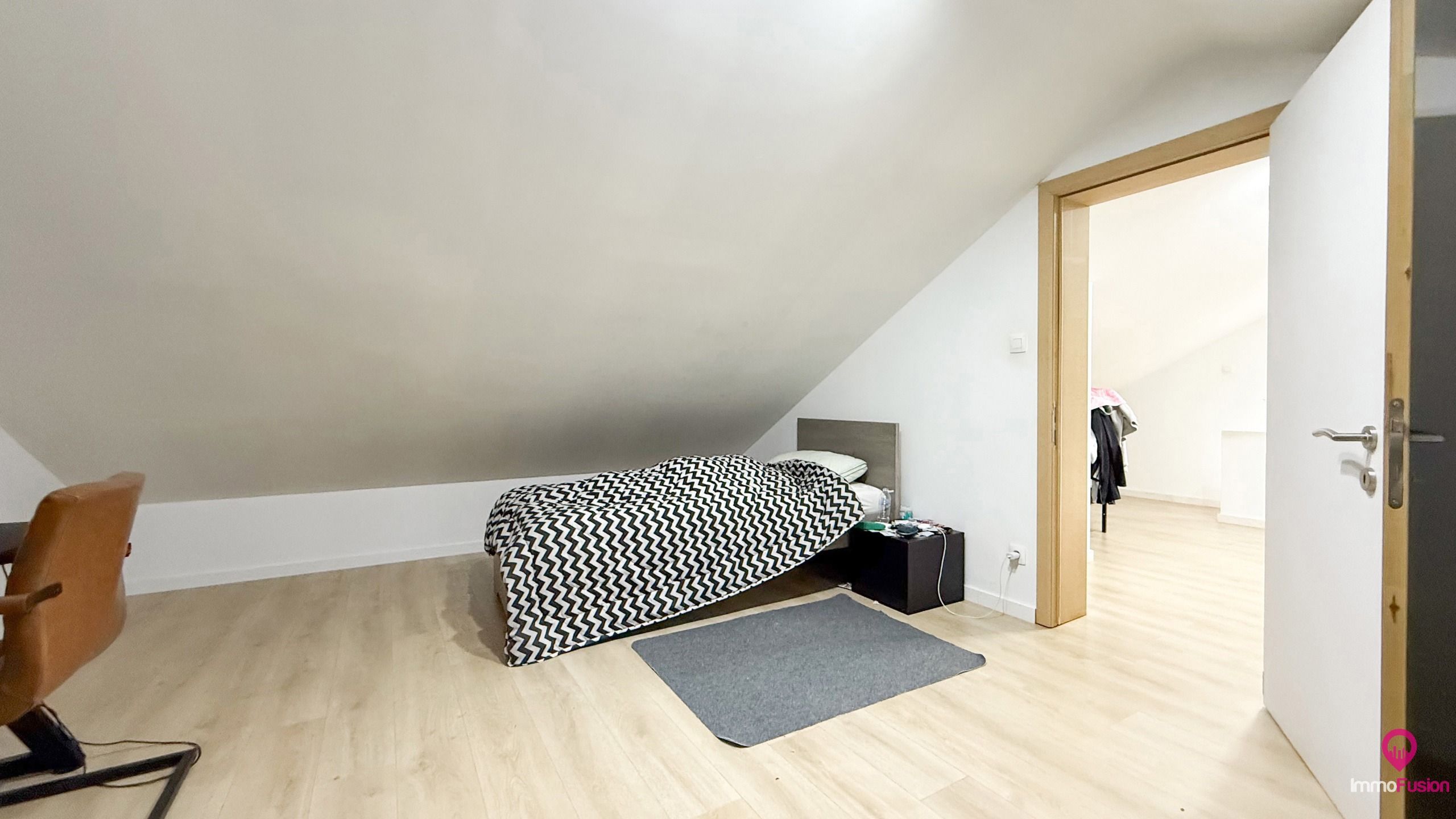 Instapklare woning met 6 slaapkamers in Heusden-Zolder! foto 33