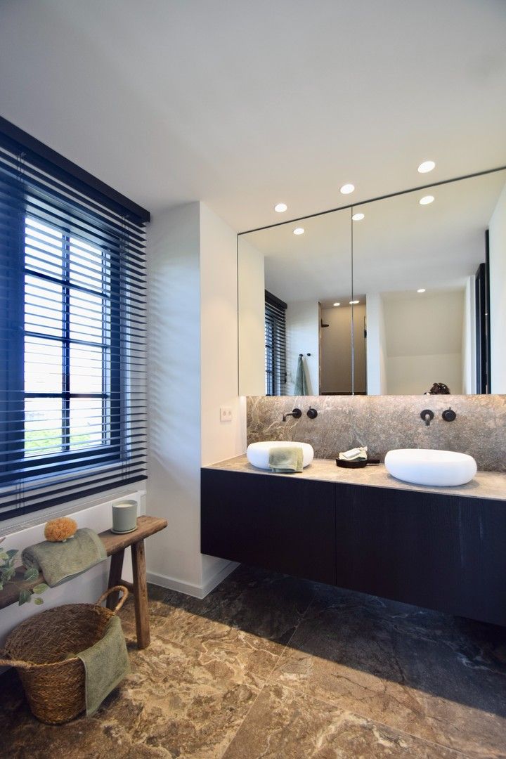 Alleenstaande villa uitzonderlijk rustig gelegen in een groene omgeving, aan de rand van het Zoute vlakbij de Kalfsmolen en de Graaf Jansdijk. foto 16