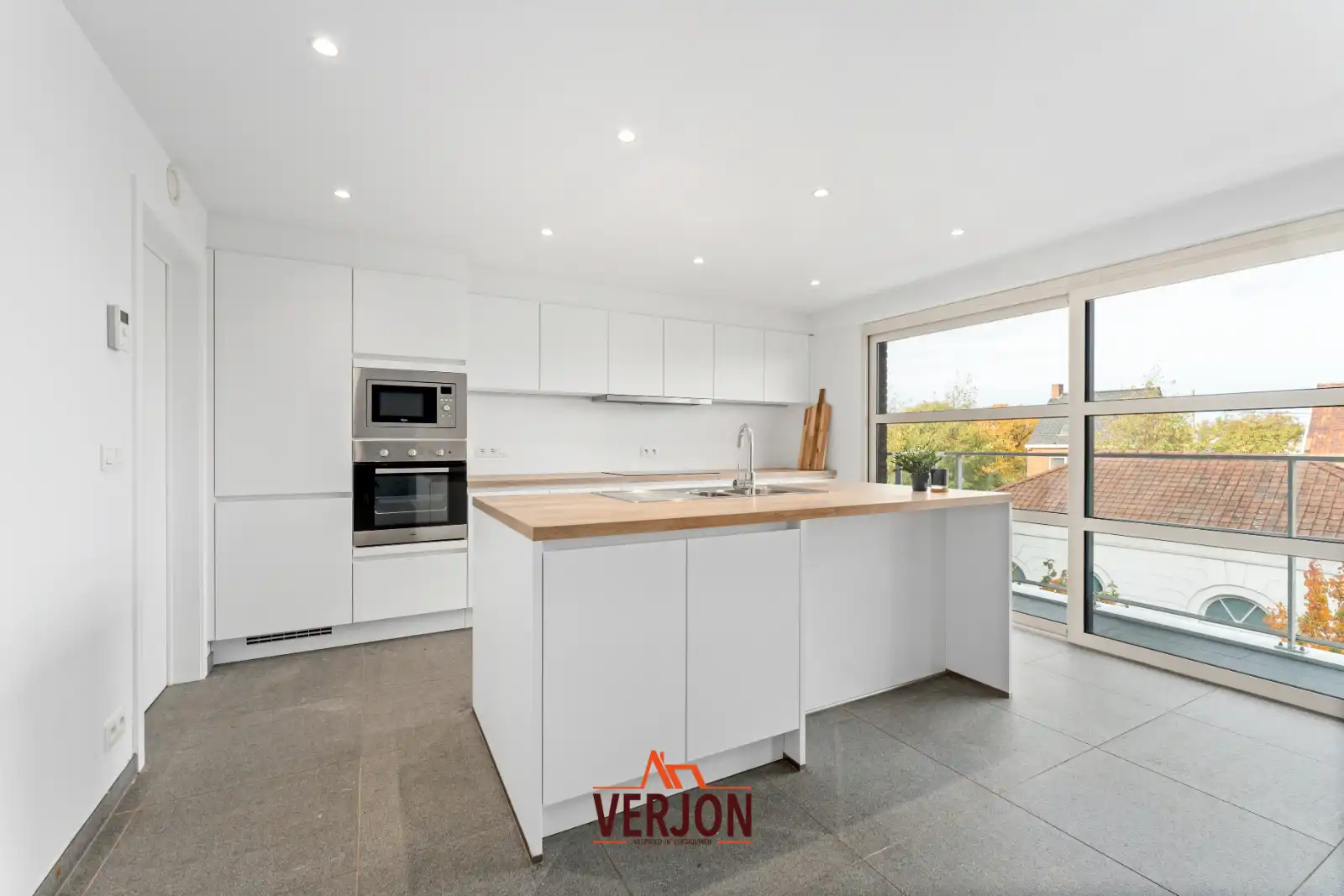 Ruim tweeslaapkamerappartement met twee terrassen! foto 10