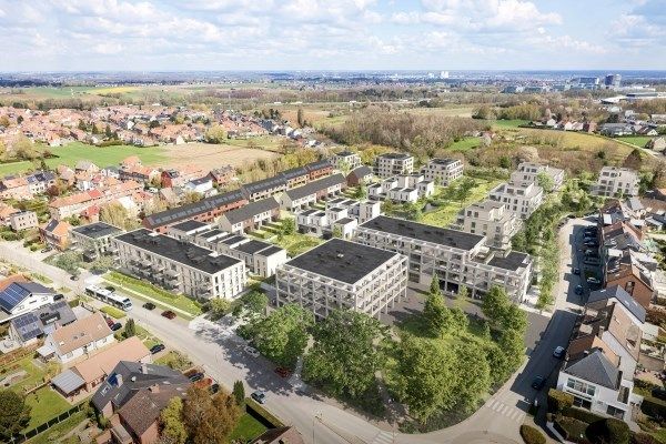 Gesloten gezinswoning met drie slaapkamers en tuin in Koningslo foto 3