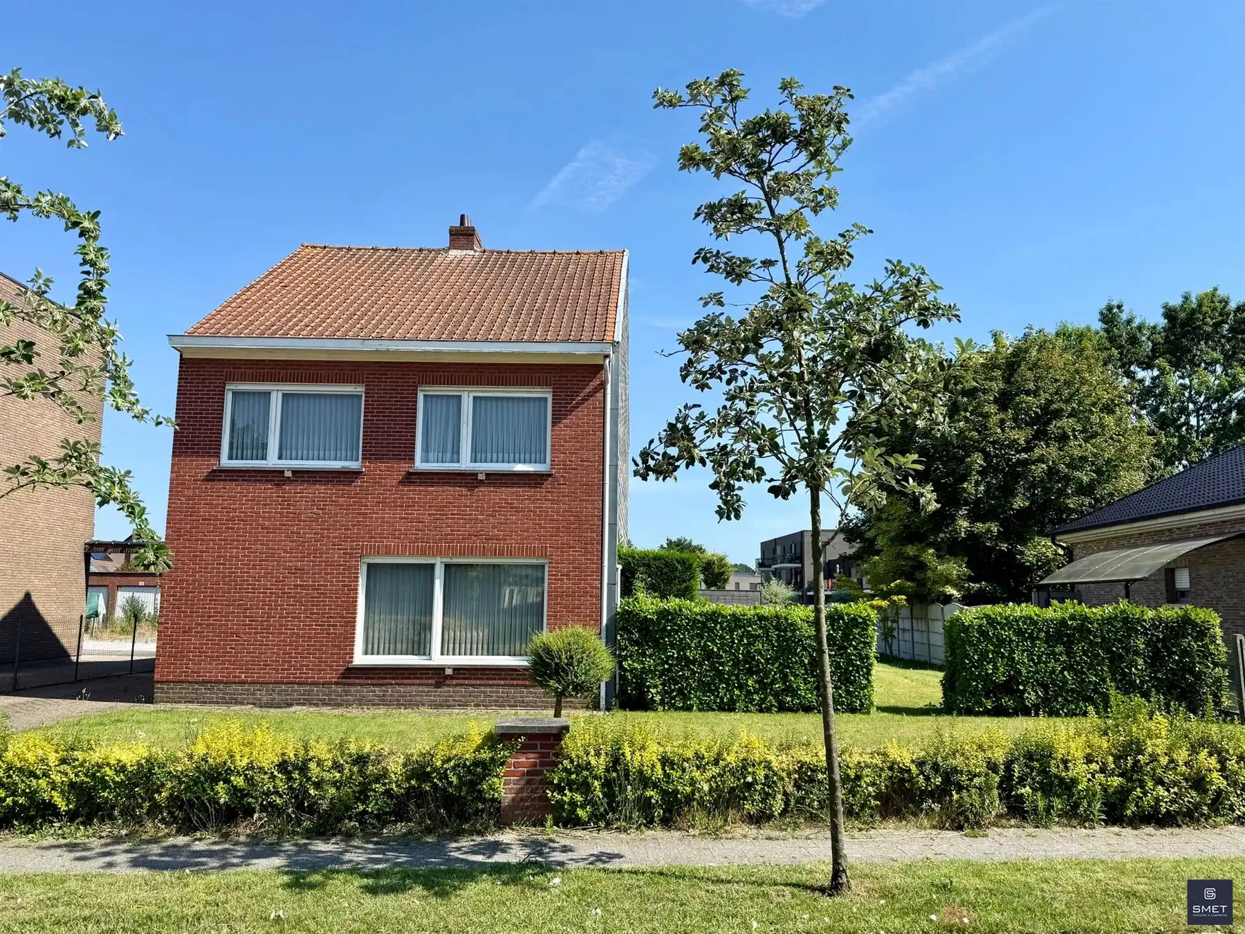 Hoofdfoto van de publicatie: TE RENOVEREN WONING MET BOUWGROND OP TOPLOCATIE