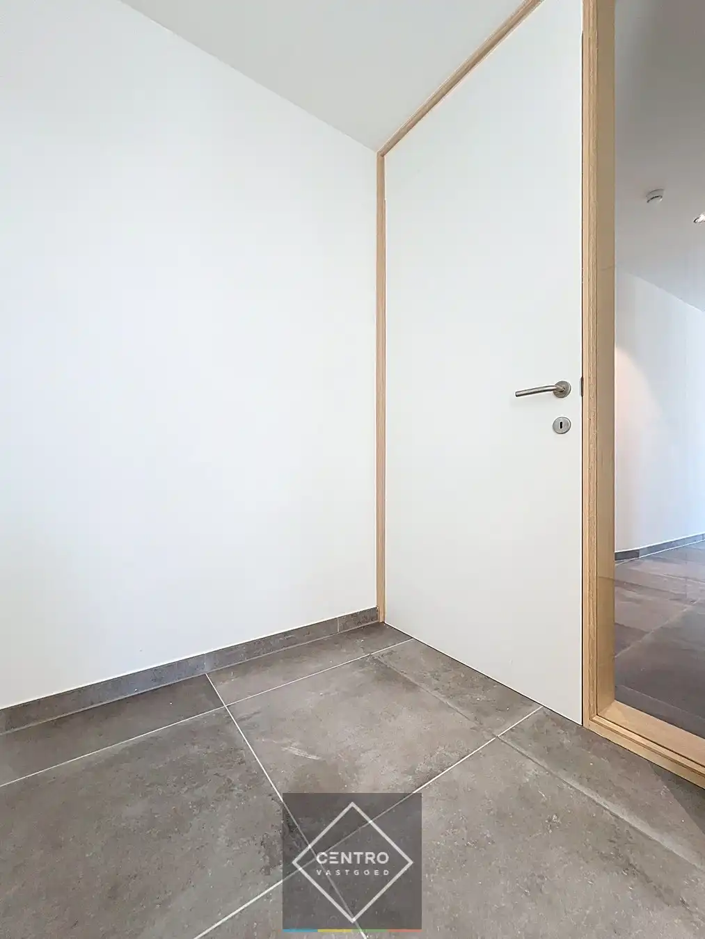 Penthouse (100m²) met RUIME terrassen (33m²) in kleinschalig project pal in het CENTRUM van Kortrijk ! Aankoop aan 6% BTW  mogelijk! foto 16