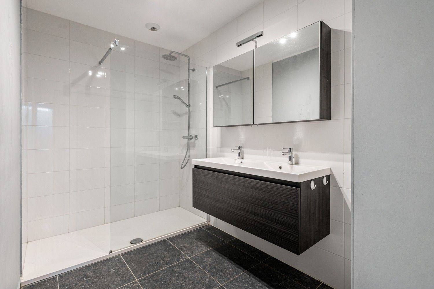 Gelijkvloers appartement met 3 slaapkamers & terras in Deurne! foto 11