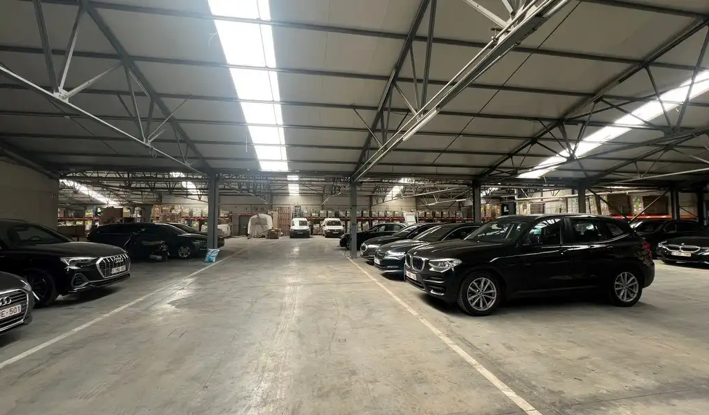 Recent bedrijfsgebouw met prachtige kantoren te huur in Lokeren foto 27