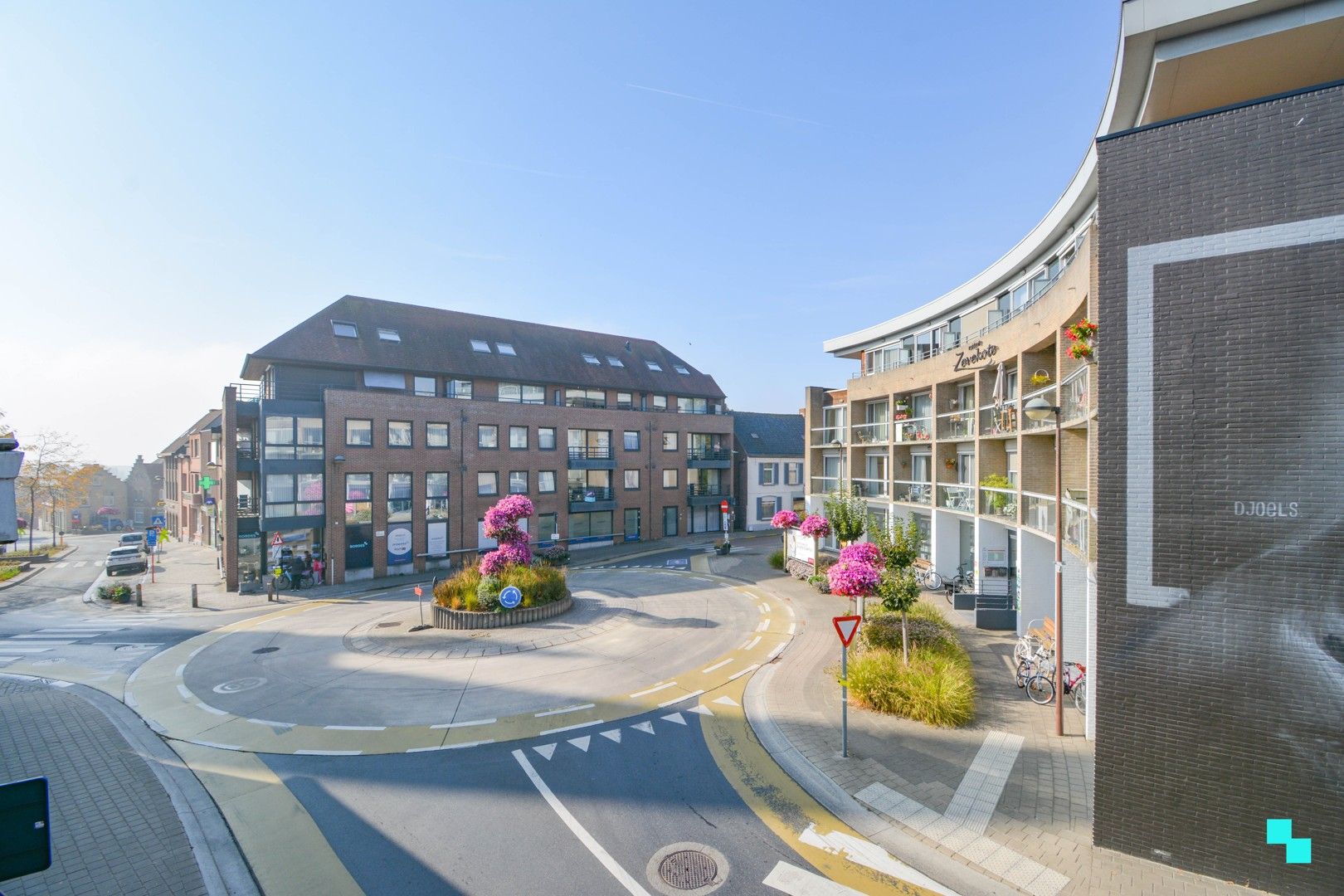 Aantrekkelijk appartement pal in het centrum van Hooglede foto 2