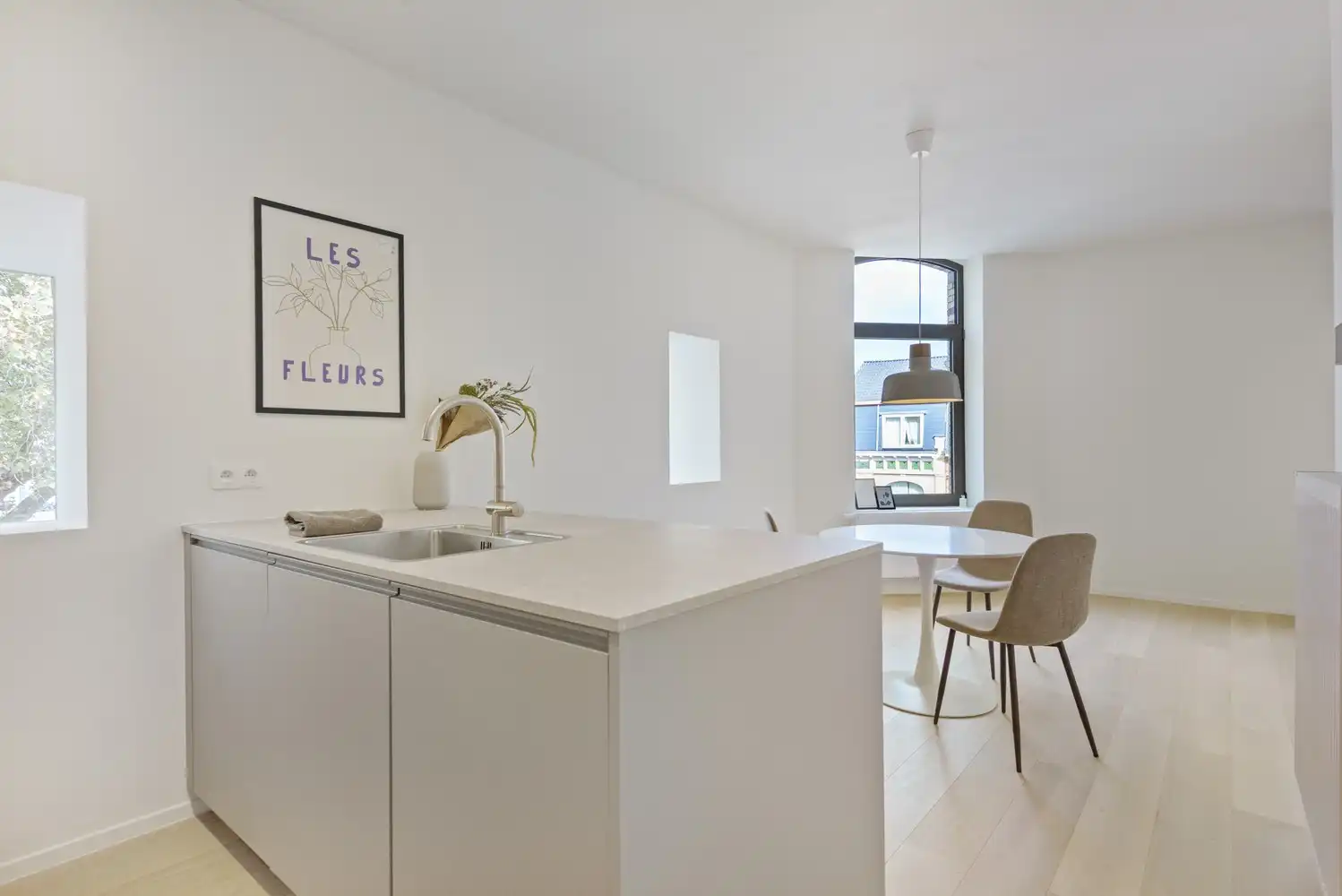 Gerenoveerd appartement met 2 ruime slaapkamers in historisch gebouw foto 7
