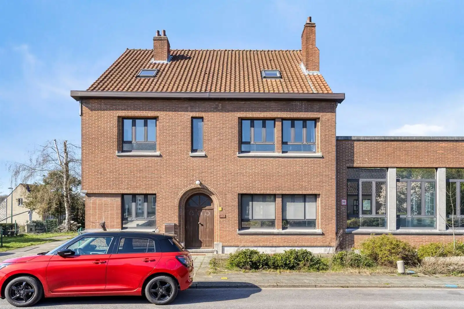 Gemengd gebouw te Sint-Genesius-Rode foto 3