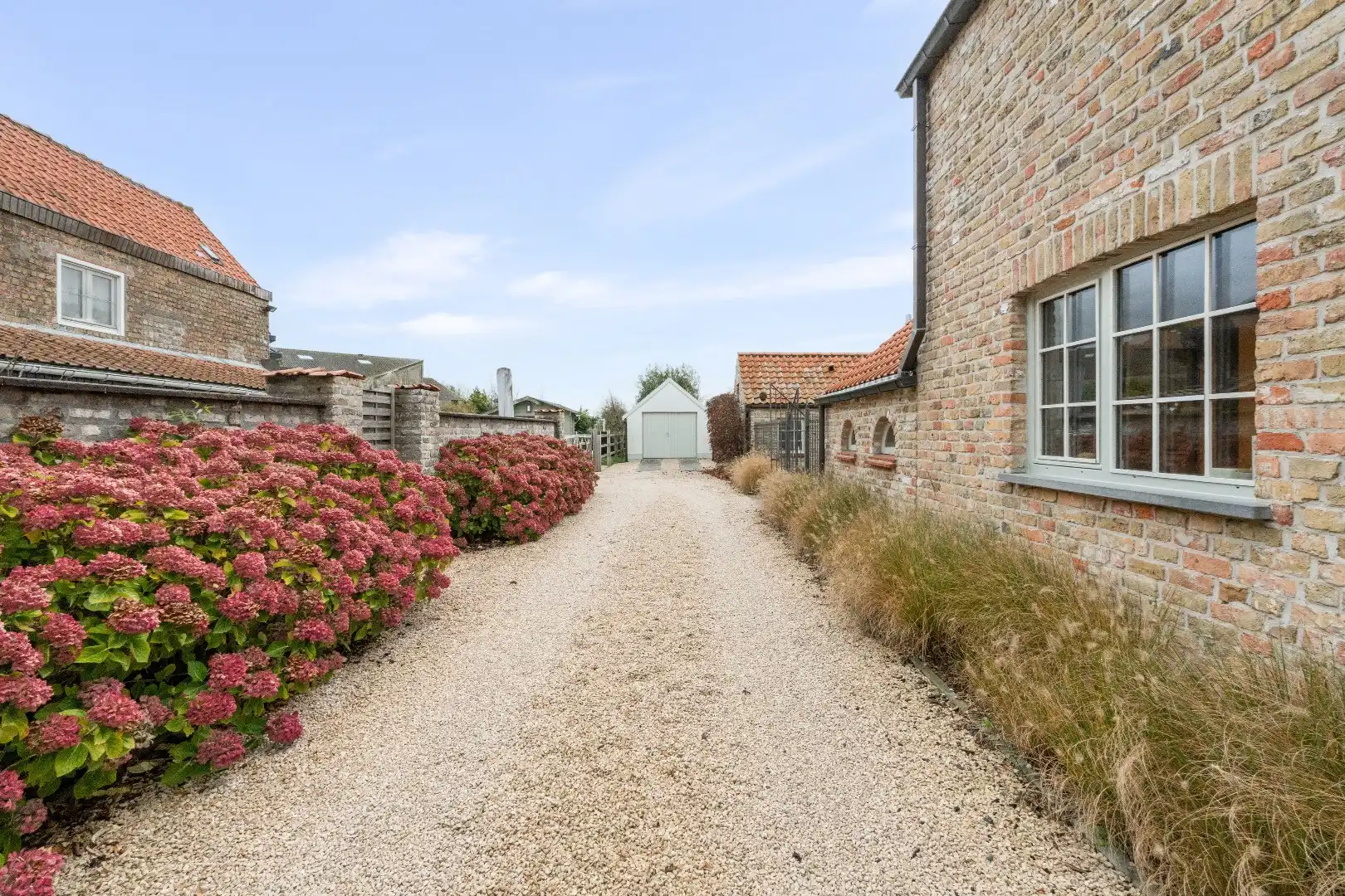 Uiterst charmante halfopen bebouwing met weidse zichten op een perceel van 2012m²  foto 5